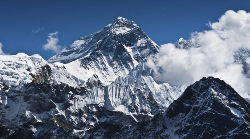 Gunung Carstensz Pyramid