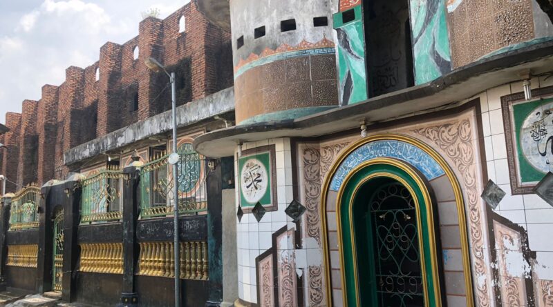 Masjid 1000 Pintu