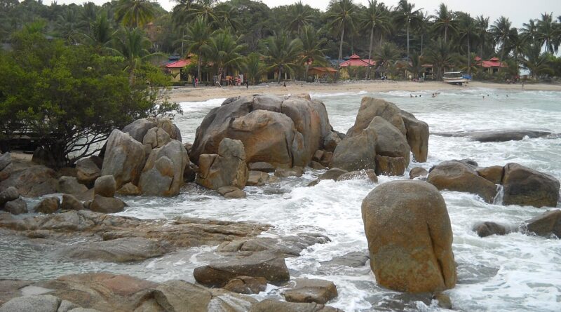 Pantai Parai Tenggiri