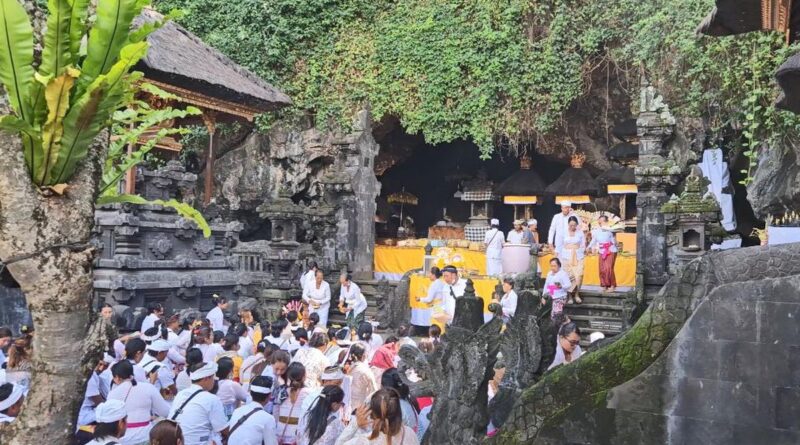 Pura Goa Lawah Klungkung