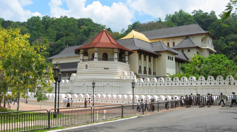 Kuil Gigi Buddha