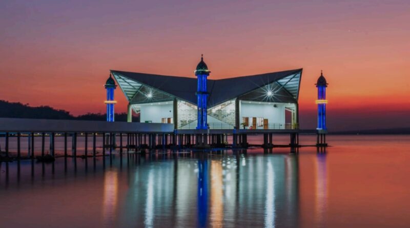 Masjid Terapung Amahami