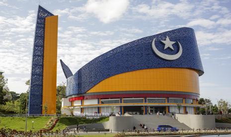 Ilustrasi wisata ramah muslim untuk artikel 15 Provinsi Prioritas untuk Wisata Ramah Muslim di Indonesia