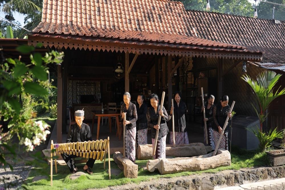 Astra Kembangkan Desa Kemiren dan Budaya Osing Ilustrasi desa kemiren untuk artikel Astra Kembangkan Desa Kemiren Lewat Pelestarian Budaya Osing